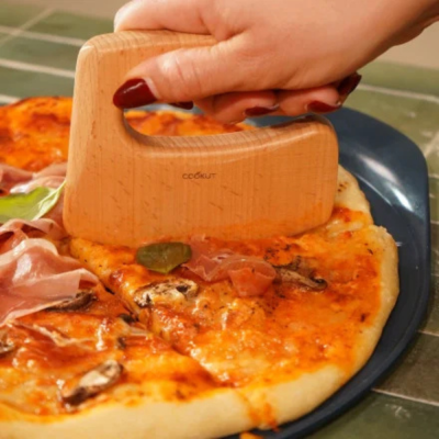 Le formidable plat à pizza avec couteau - Myrtille