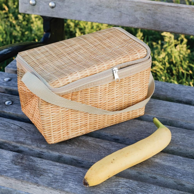 Wicker lunch box