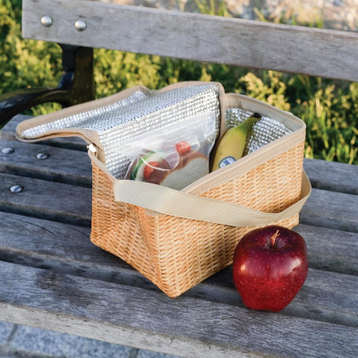 Wicker lunch box